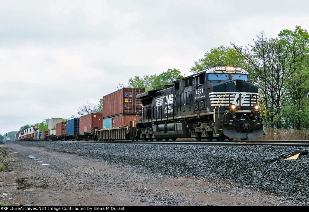 NS 4504 on 569